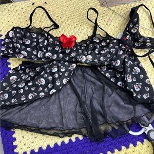 Exposed by Magic Silk 3-piece Black Skull Print Babydoll Chemise w/ Red Bow L/XL